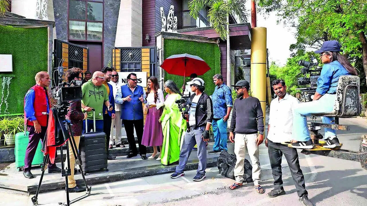 Actors Ssanjay Gaggnani, Aparna Dixit, Alan Kapoor and Manish Goplani shooting for their next in Lucknow