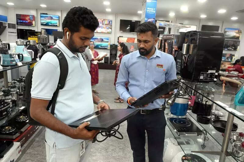 LPG shortage sparks shift: Govt to roll out 5L induction stoves