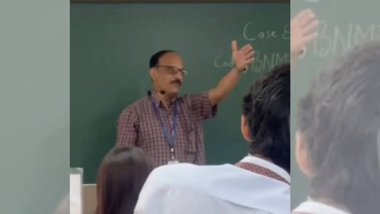 'I will call you terrorist': Bengaluru professor abuses student in classroom