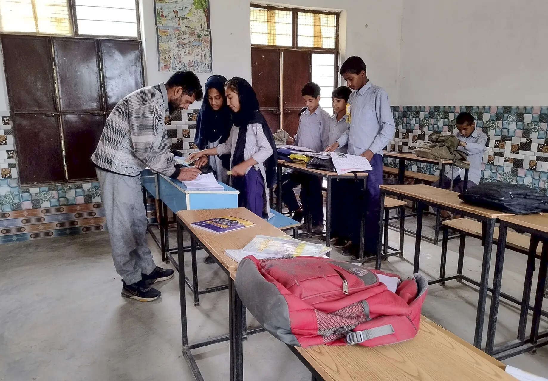 Over 3000 J&K govt schools have under 10 students: Minister