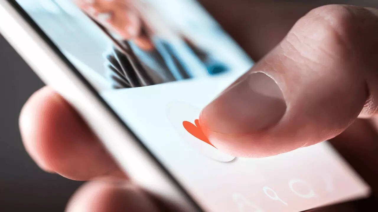 Delhi shocker: Gang lures man using dating app, robs him of Rs 7 lakh