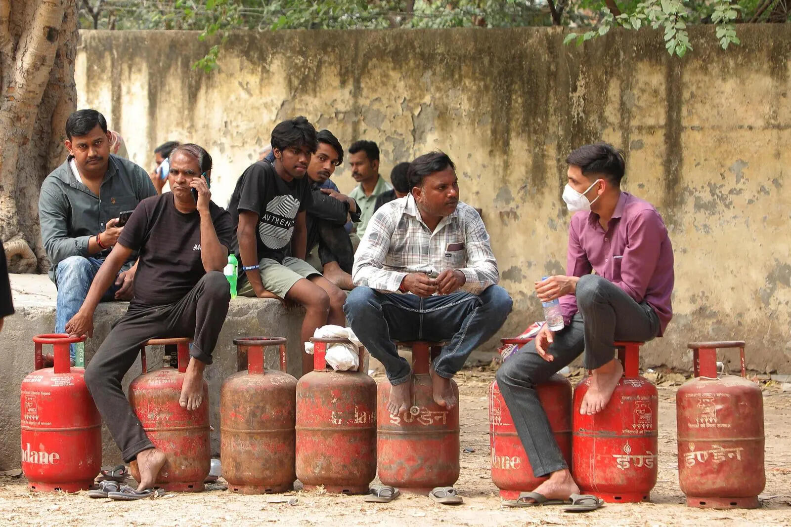 As workers leave for homes, industries seek LPG supply for them