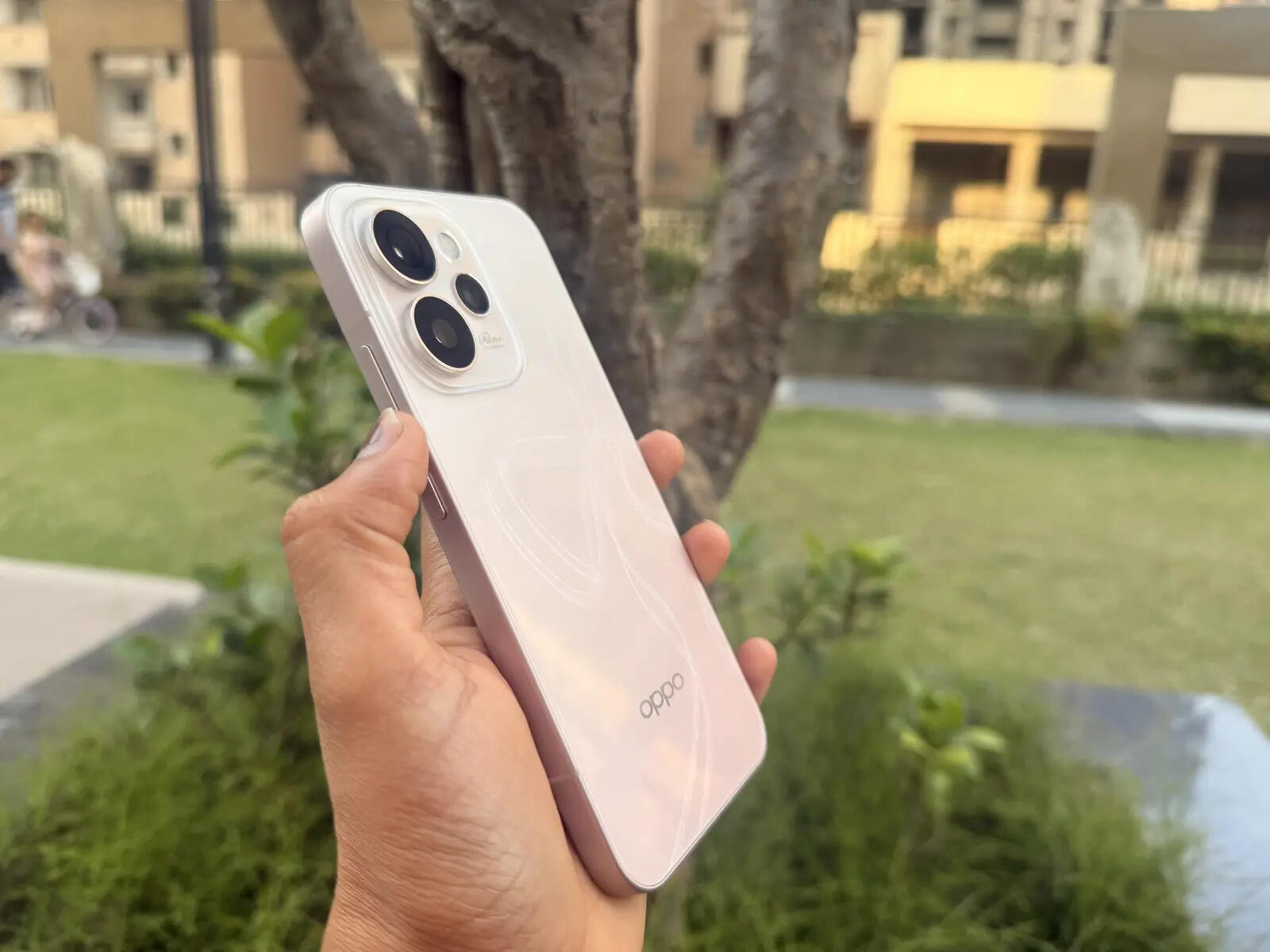 Oppo Reno 15 Pro Mini design