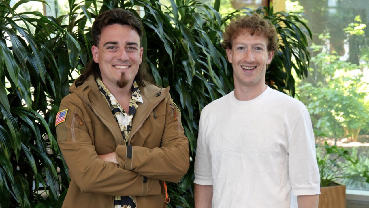 Palmer Luckey and Mark Zukerberg
