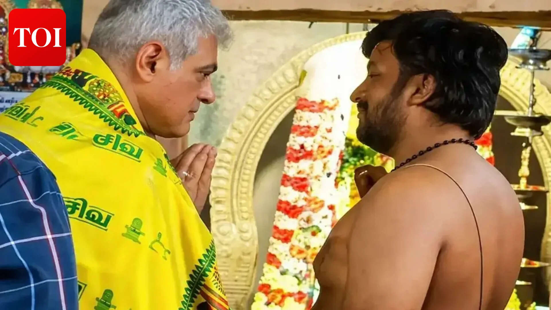 Ajith Kumar offers prayers at Mamallapuram Mallikeswarar Temple