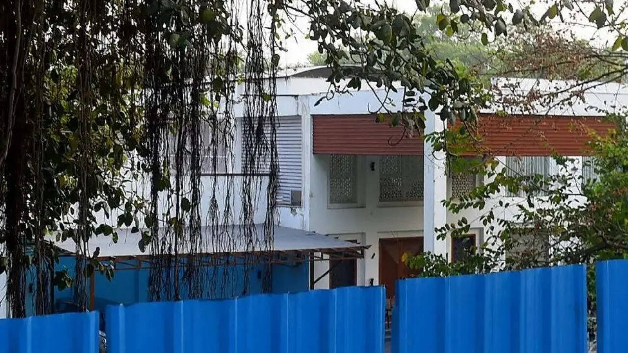 Delhi govt plans to demolish ‘jinxed’ bungalow at 33 Shamnath Marg, once a CM house