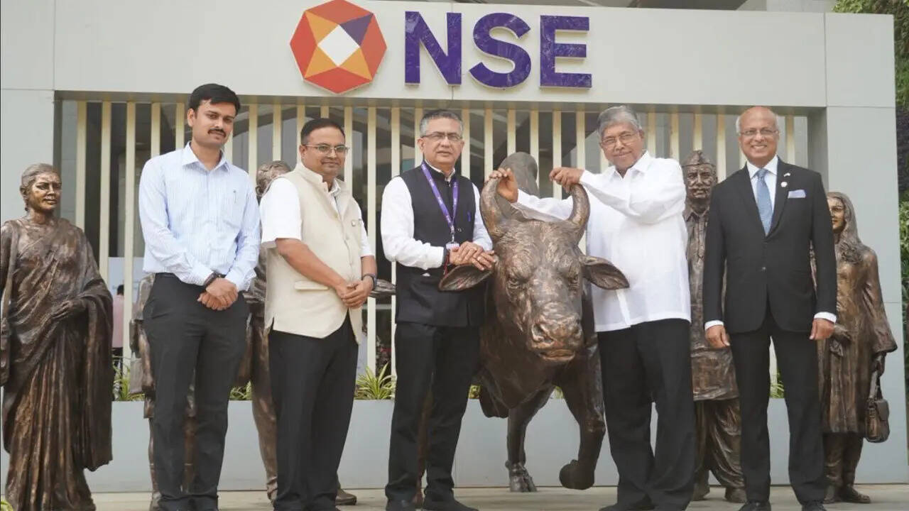 Maharashtra ministers mark FUEL debut on NSE SSE, unveil earn and learn scheme