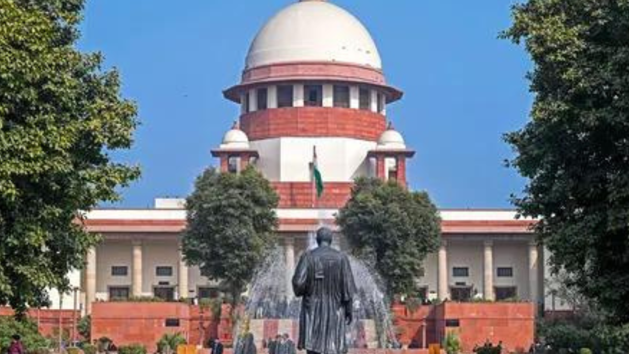 ‘Who is the biggest litigant? Cost should be imposed’: SC imposes Rs 25,000 penalty on Centre over CISF dismissal case