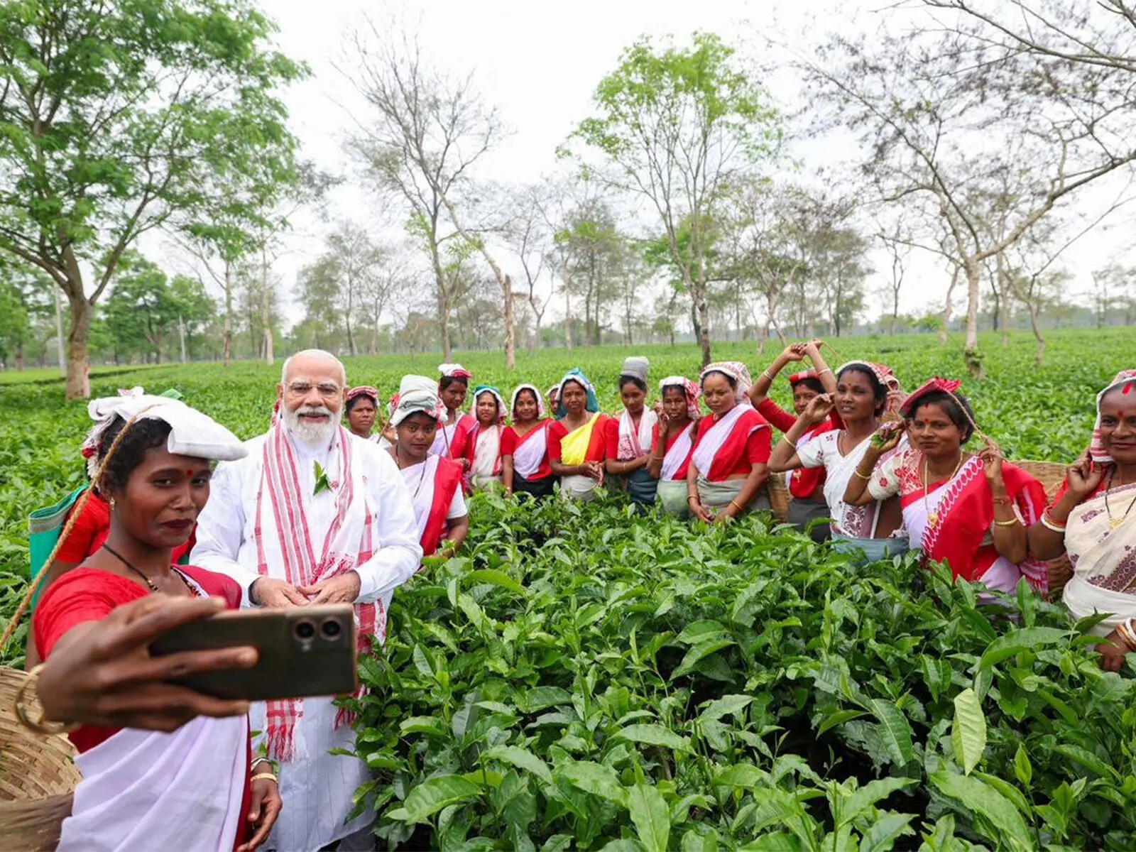Modi’s tea garden outreach sets tone for Assam campaign