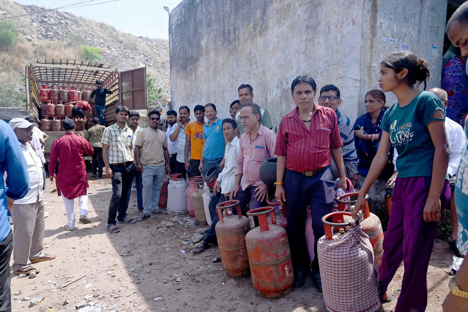 LPG helpline flooded with distress calls amid supply constraint in Gurgaon