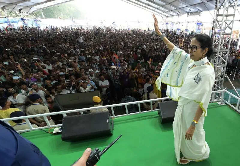 Mamata: Grateful to SC, order will stop BJP’s smuggling bid
