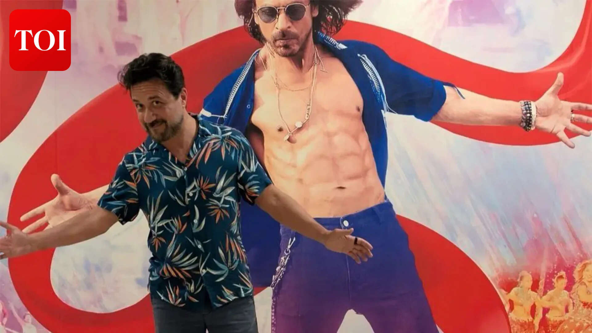 Enrique Arce strikes Shah Rukh Khan pose during Mumbai visit