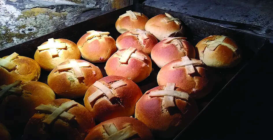 Bakers achieve one-tonne hot cross bun target despite LPG shortage