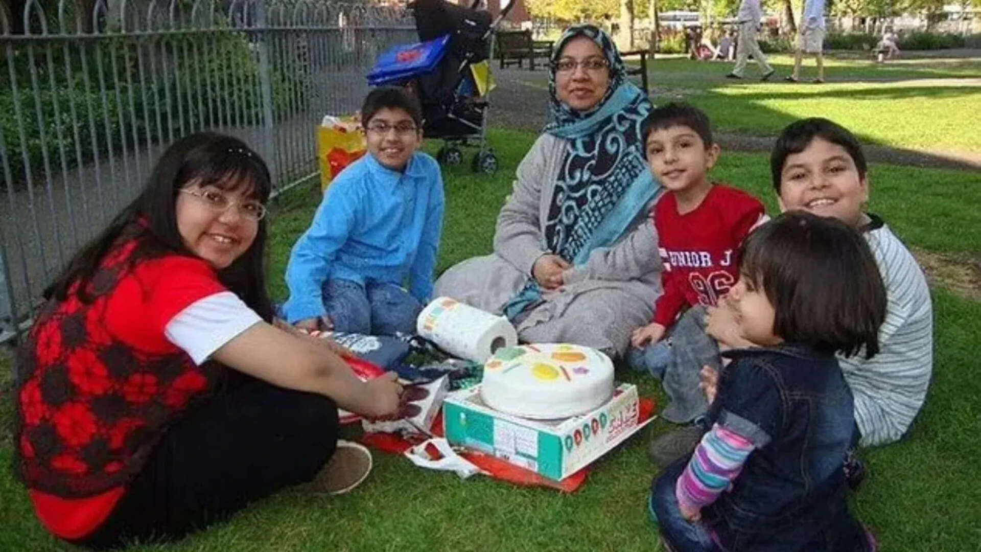 UK Police seek anonymous letter writer to solve 13-year-old mystery of mother, five children killed in house fire