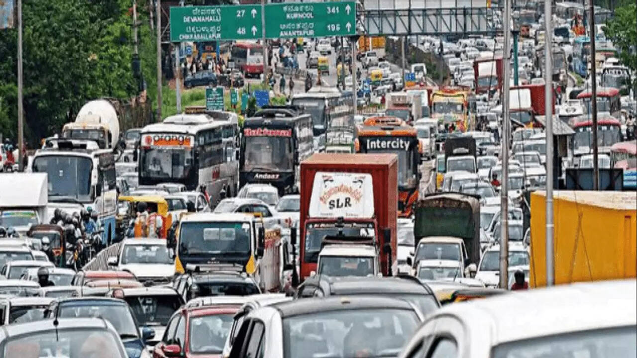 Bengaluru saw over 2,100 new vehicles a day on average; total count touches 1.2 crore