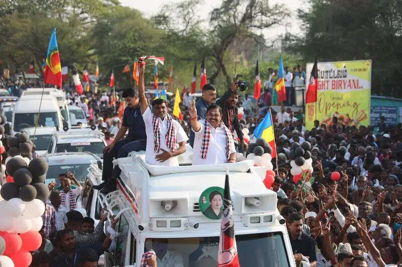 ‘Four CMs in TN’: EPS attacks Stalin at Jolarpet campaign