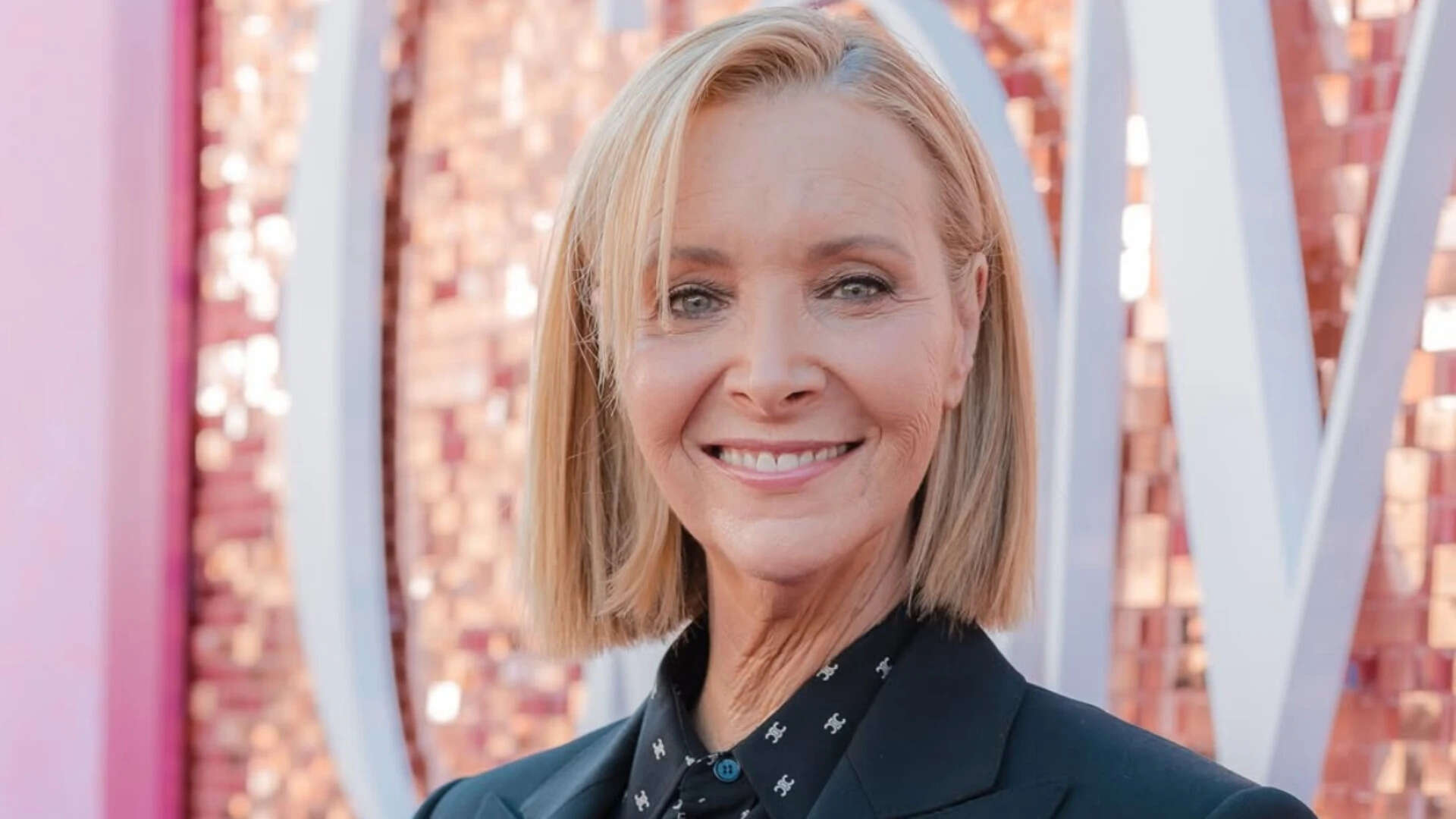 Lisa Kudrow calls Alan Cumming 'such a force'