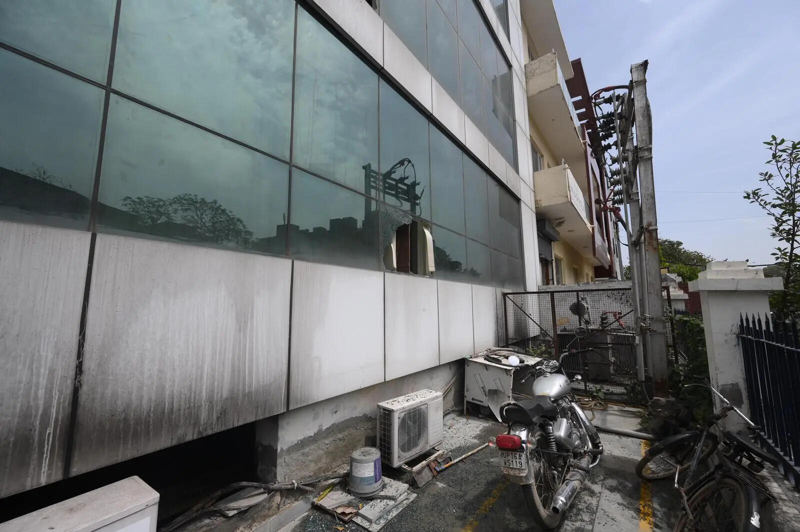 Short circuit sparks fire in Gurgaon rubber factory, 5 workers injured