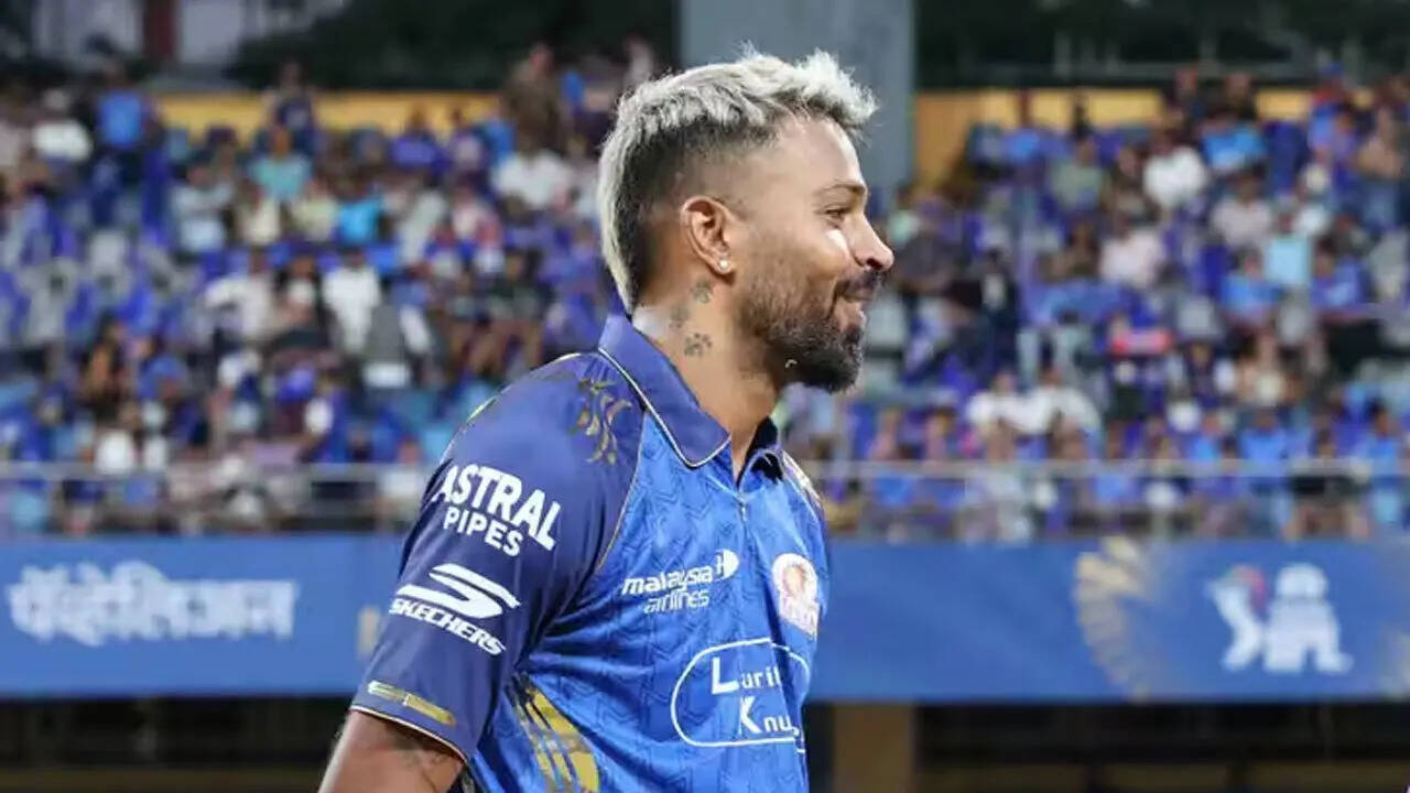 Why is Hardik Pandya not playing vs Delhi Capitals?