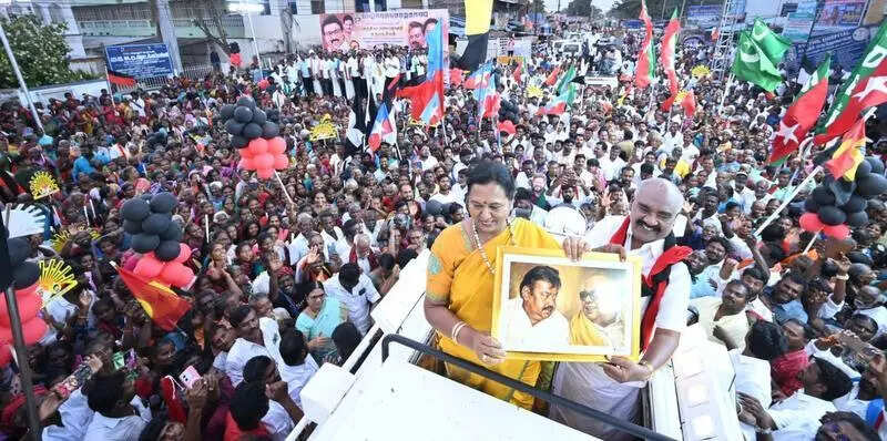 Premallatha produces 2024 pact signed with AIADMK for RS seat