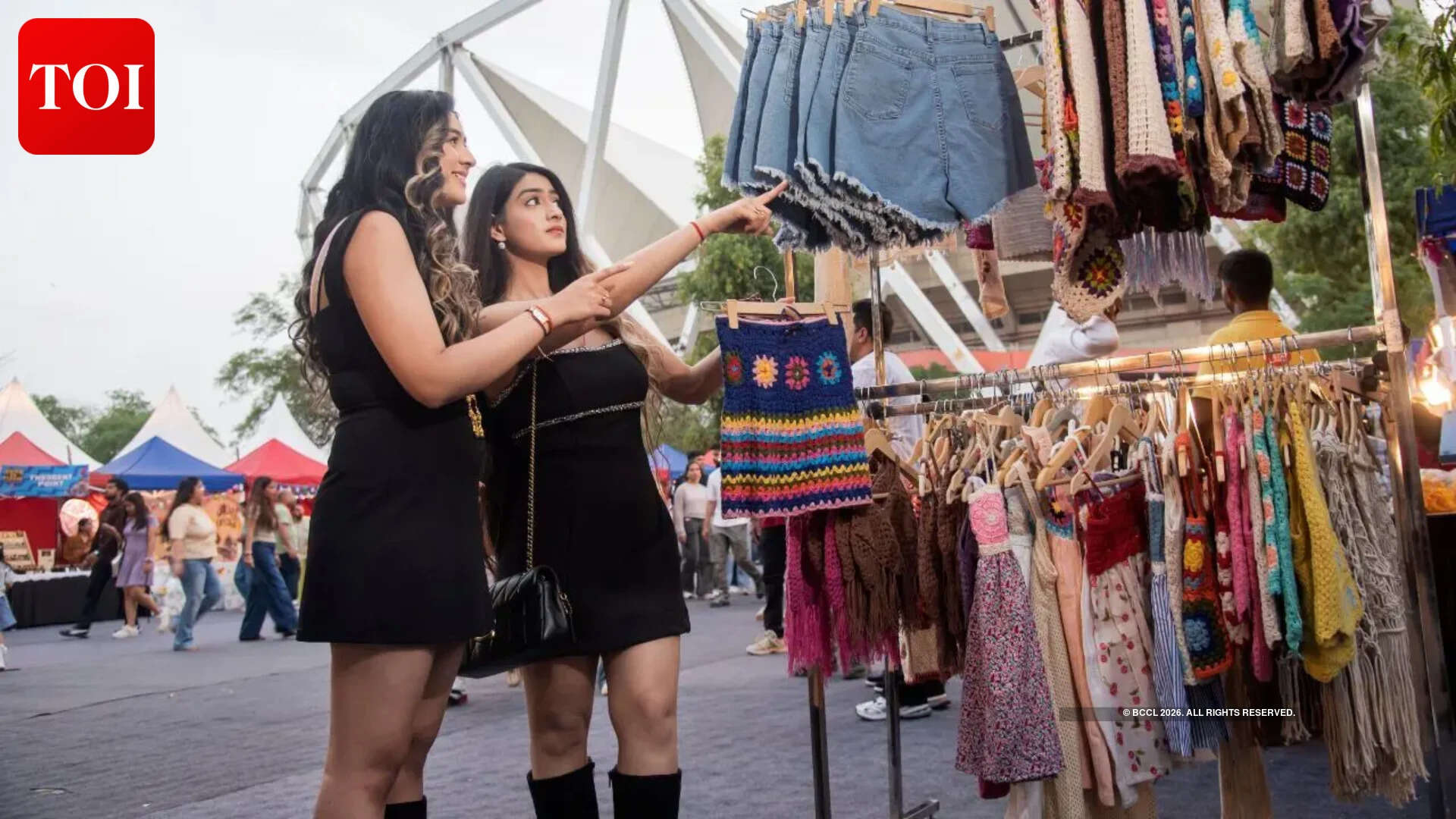 The festival came alive with energetic performances, lively crowds and colourful flea stalls