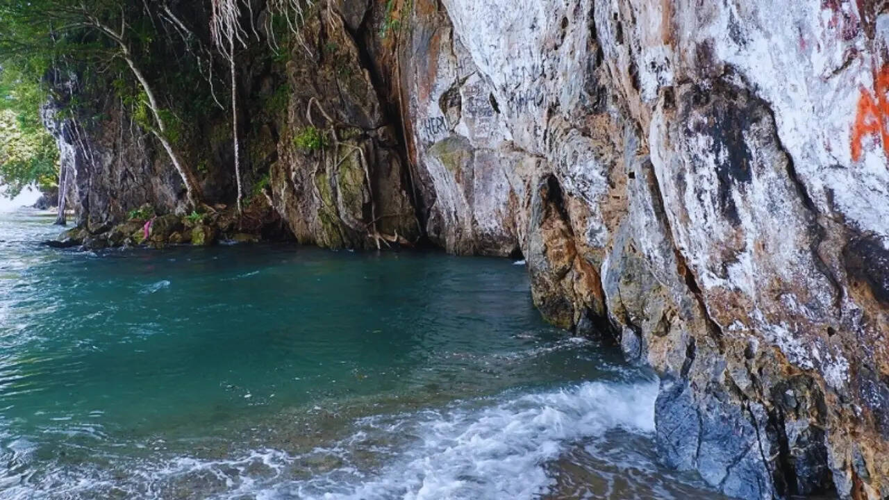 Tamborasi River in Indonesia - 20 meters