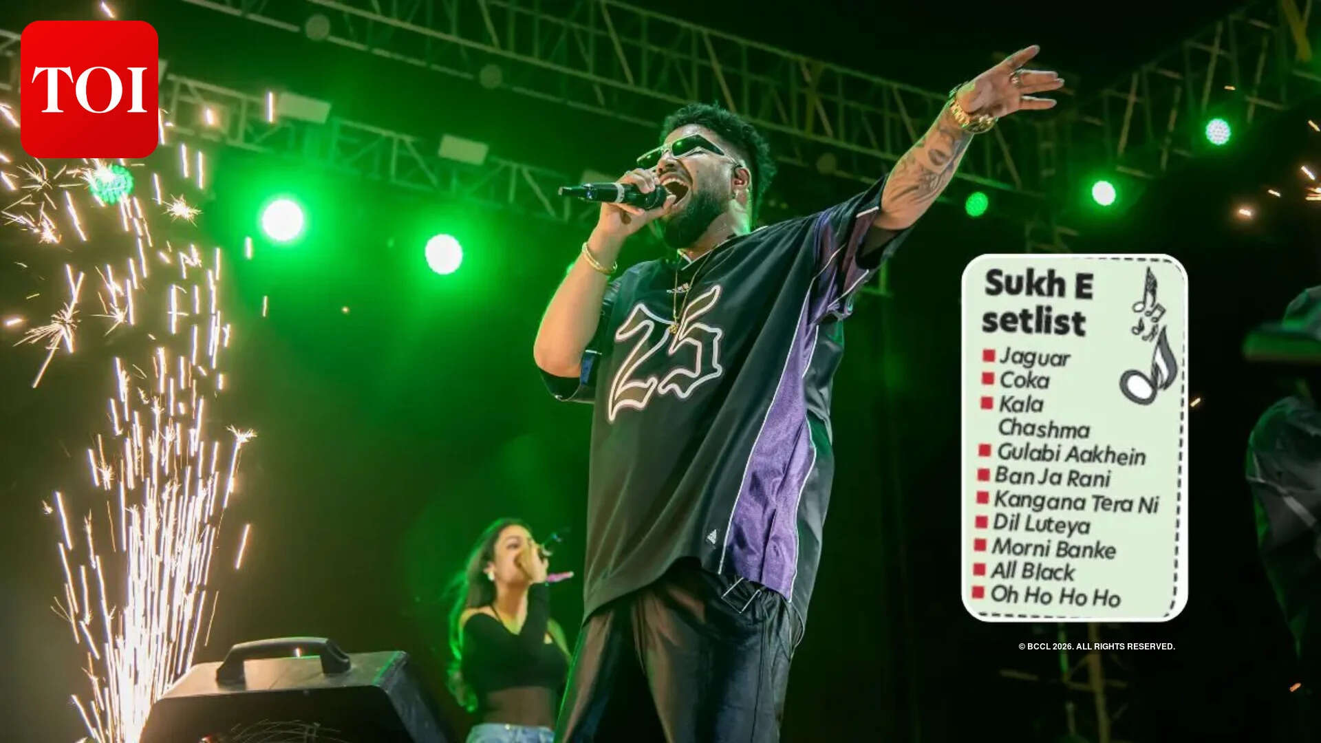 Rapper Sukh E made a banging entry to his classic Jaguar. Dressed in all black