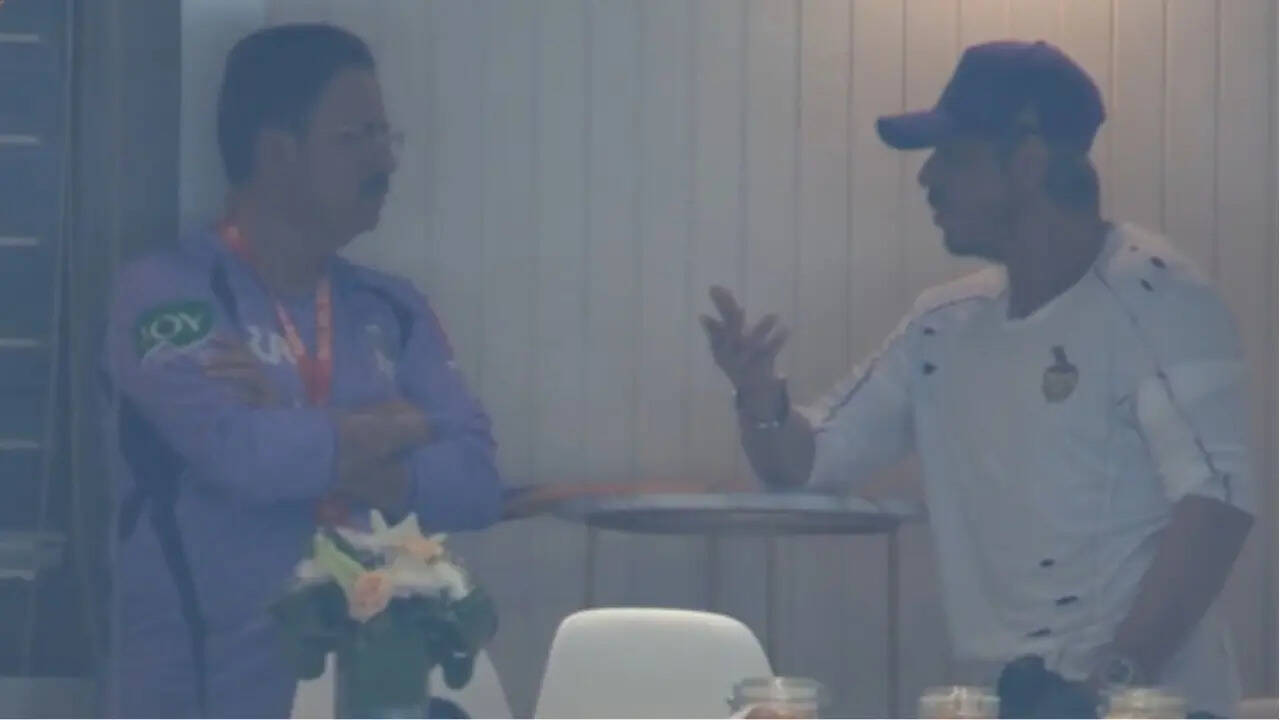 SRK holds 'intense chat' with KKR CEO as team struggles vs PBKS - Watch