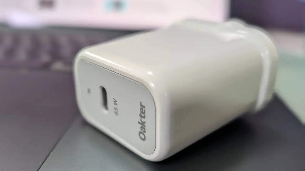 Oakter 65W charger