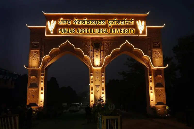 IAS trainees visit PAU communication centre