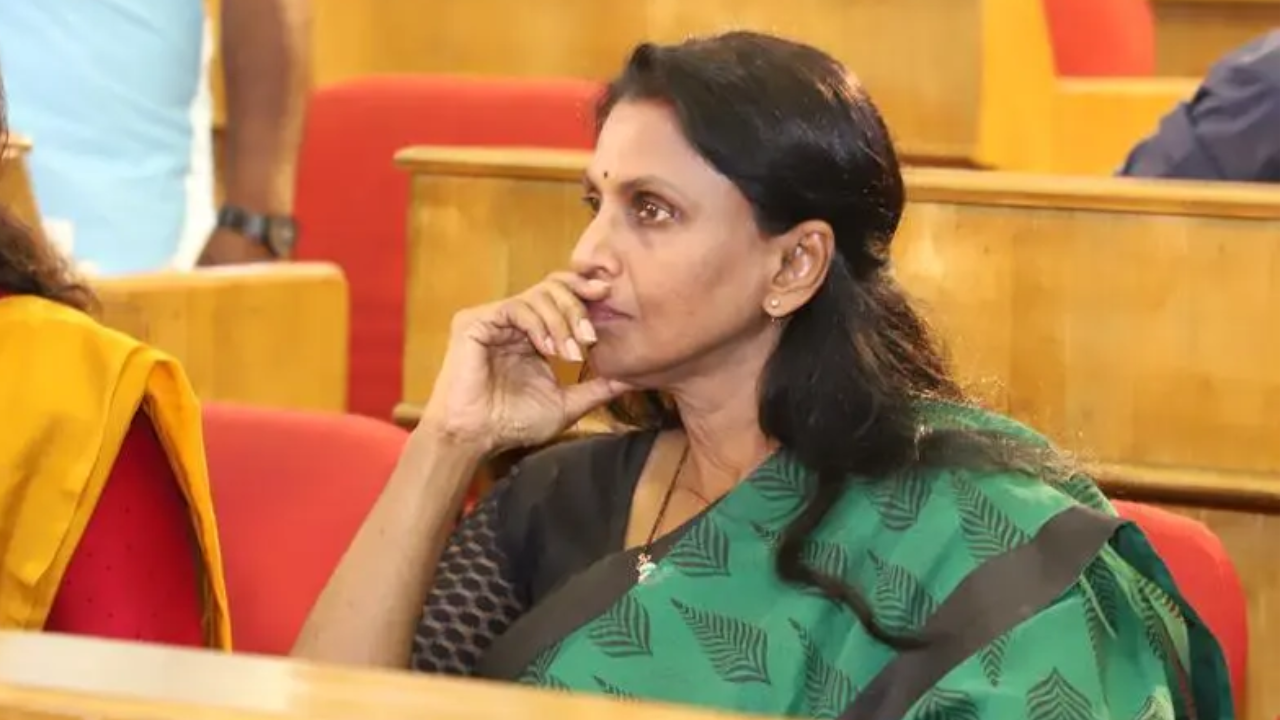 Kerala polls: R Sreelekha walks off stage after S Jaishankar fails to mention her