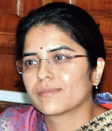 Avantika Singh Aulakh amd Vinod Rao appointed as observers for local body elections in Ahmedabad, Surat