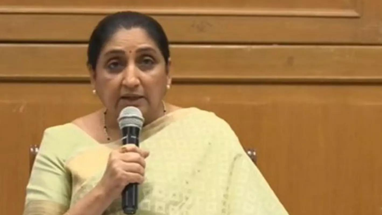 With just an hour to go, Congress pulls out of Baramati race