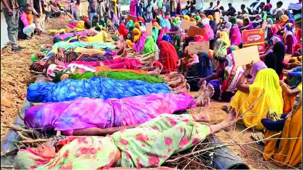 MP tribal women on ‘funeral pyres’ oppose river linking