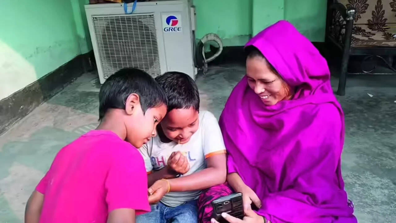 Sunali fights 'Bangladeshi' tag, but parents are on electoral roll