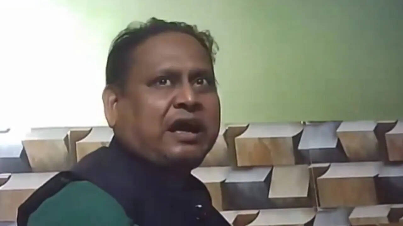 Trinamool video shows 'Kabir-like man' seeking ' Rs 1000 cr from BJP'; Watch