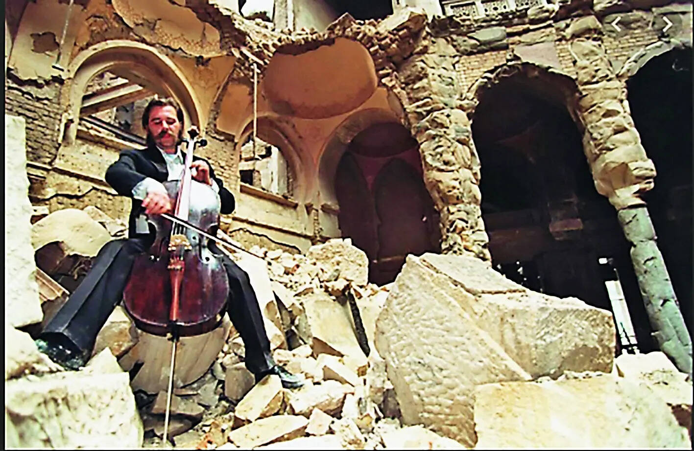 P4_SS_Vedran Smailovic played Cello for 22 Days honouring Dead during War in Bosnia-Herzegovina_2020