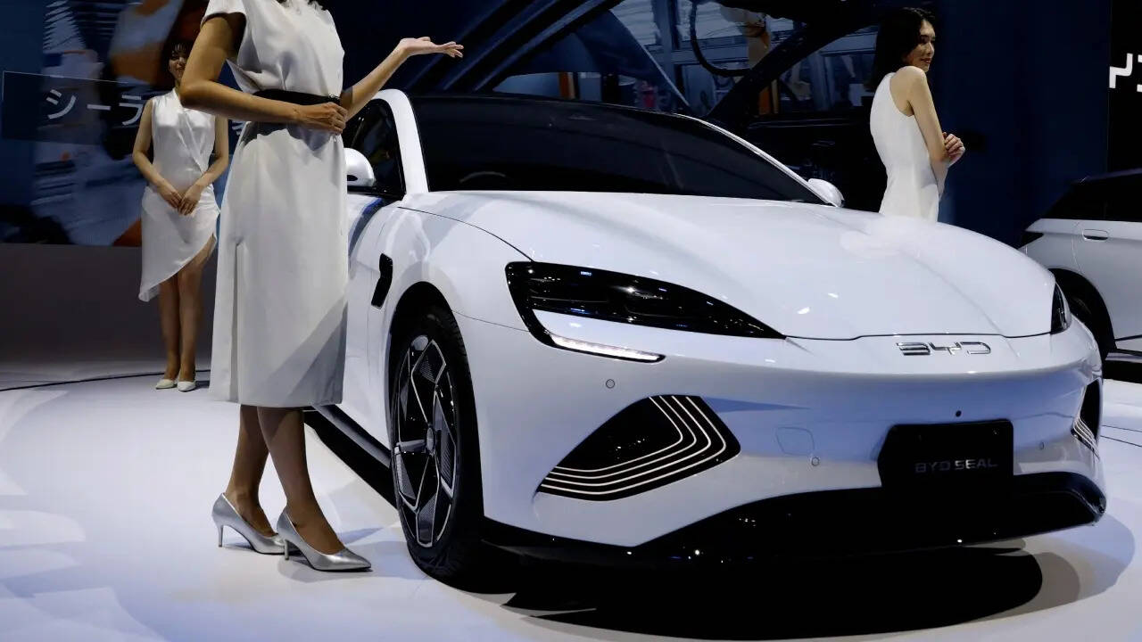 In 2025, BYD led China’s NEV market, with Geely, Wuling and Tesla following close behind.