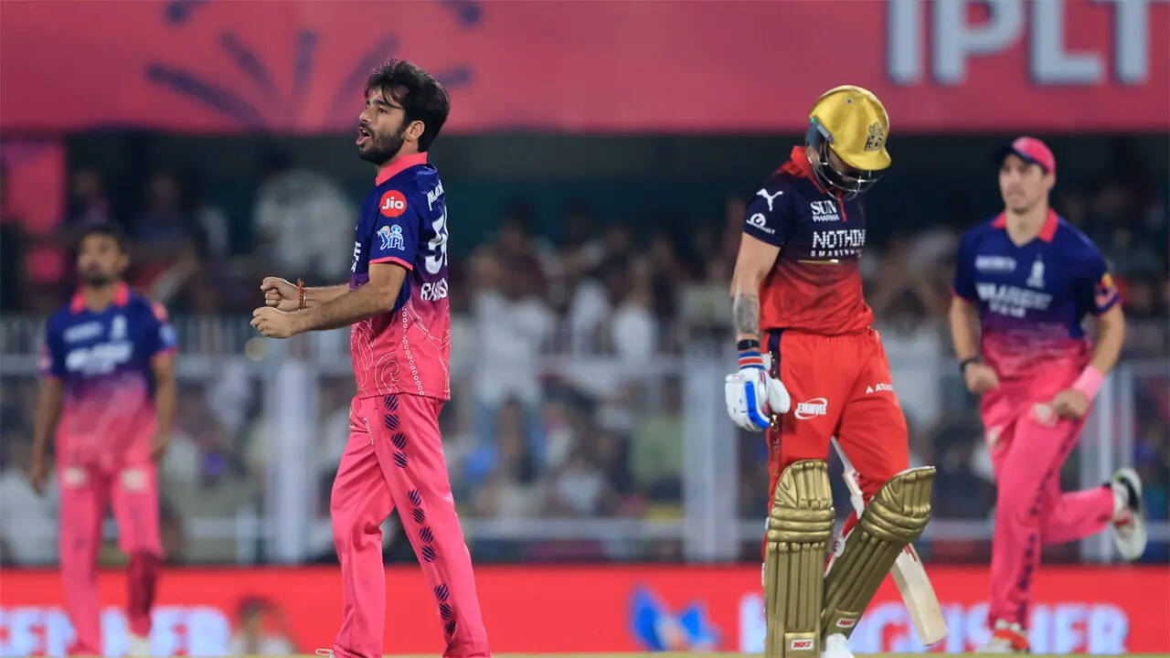 IPL Live: Tim David falls; RCB in deep trouble vs RR