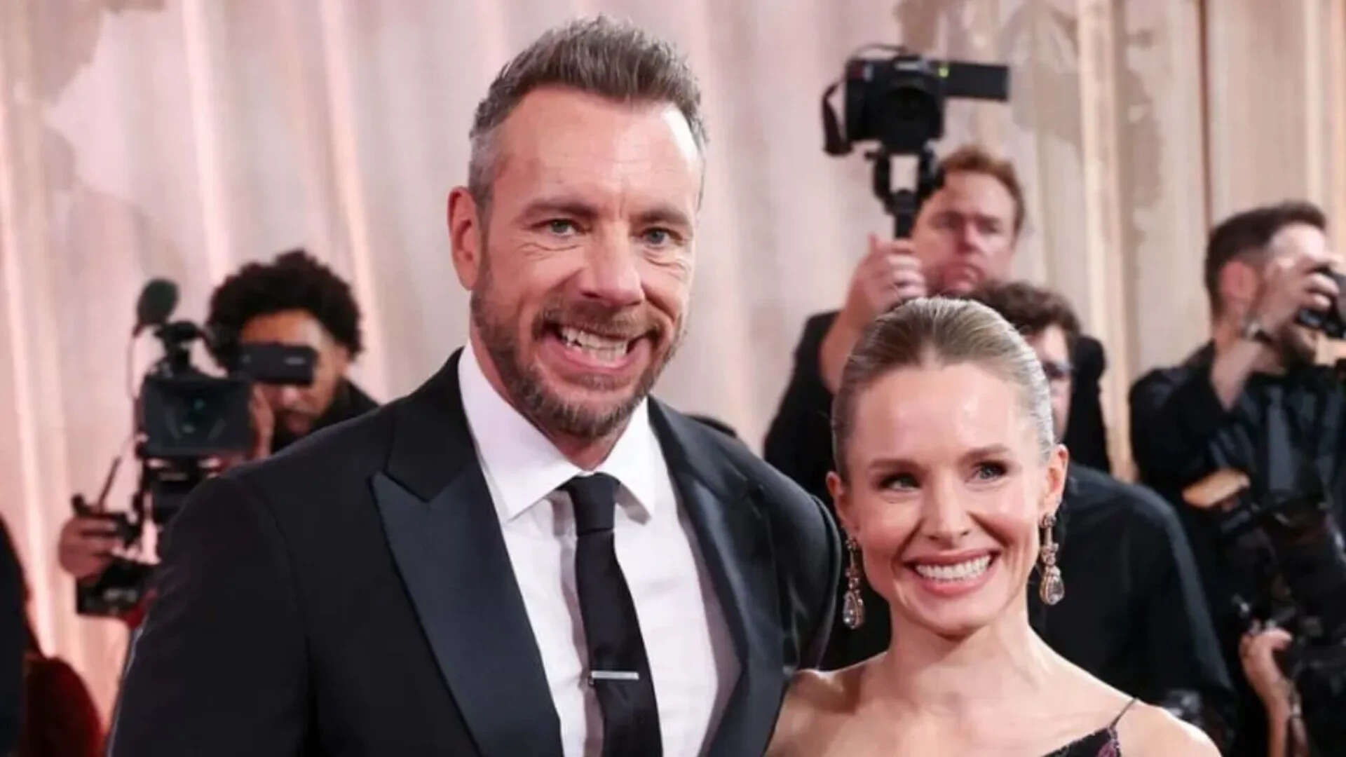 Dax Shepard recalls Kristen Bell’s surprise during his father’s last moments