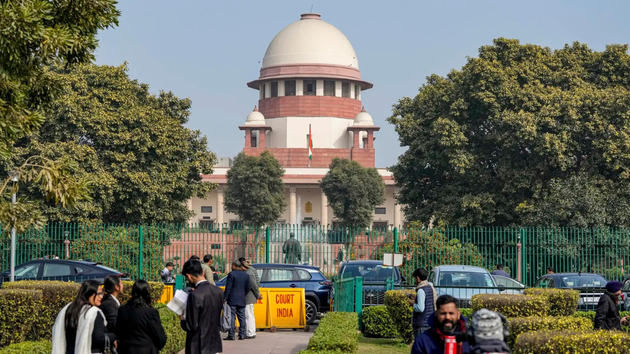 Can’t have different DA hikes for staff and pensioners: Supreme Court