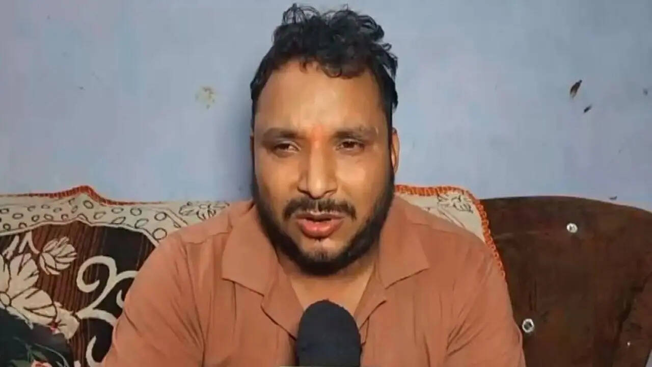 'Explosions, I saw 4 ships sinking': UP merchant navy sailor returns home, recounts horror of West Asia conflict