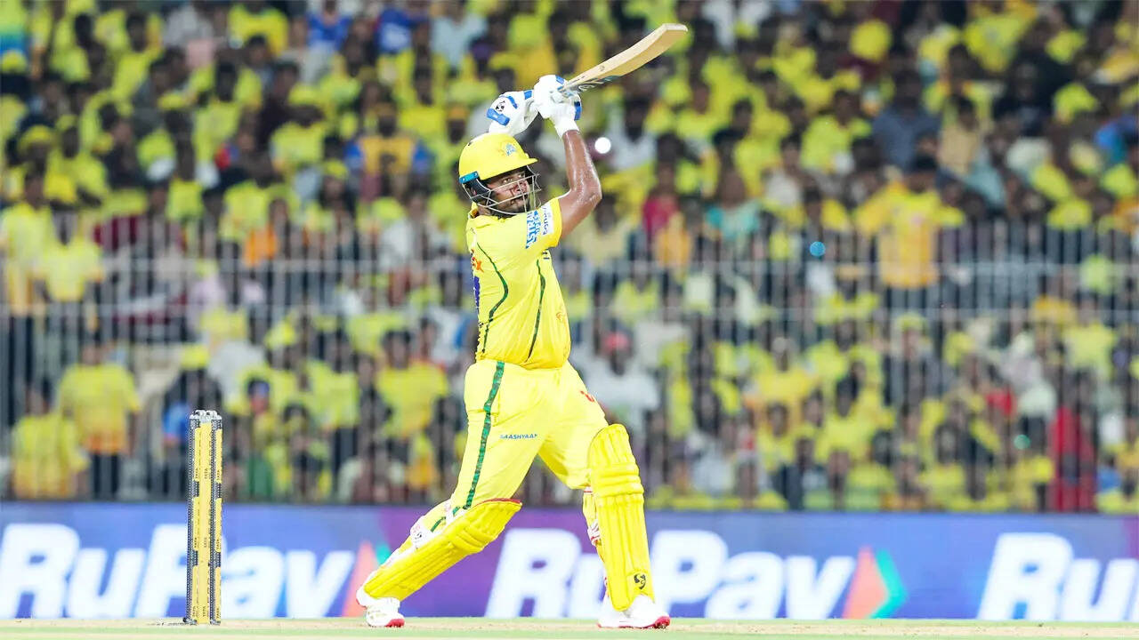 IPL Live: Sanju Samson hits fifty off 26 balls vs Delhi Capitals