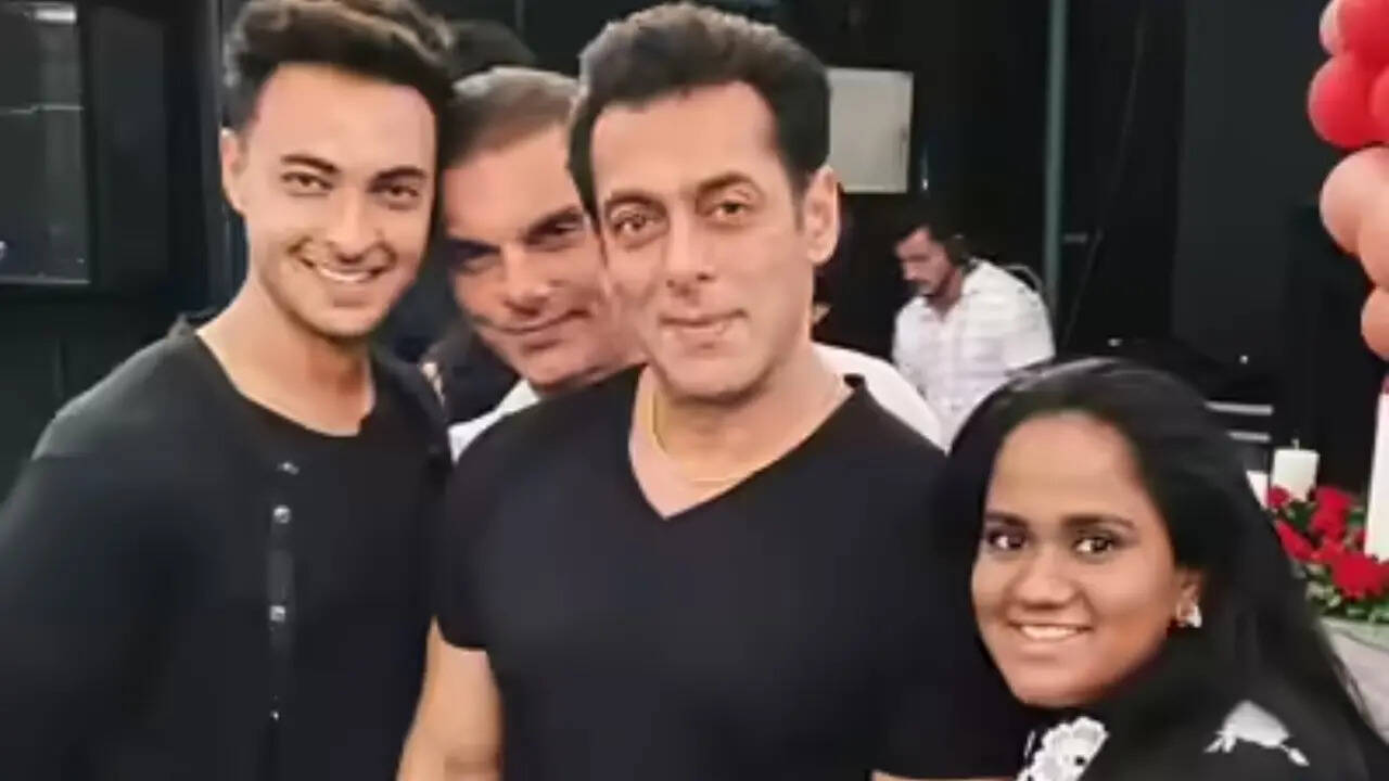 'Salman ki behen tere saath kya kar rahi hai?' Aayush on his father's reaction