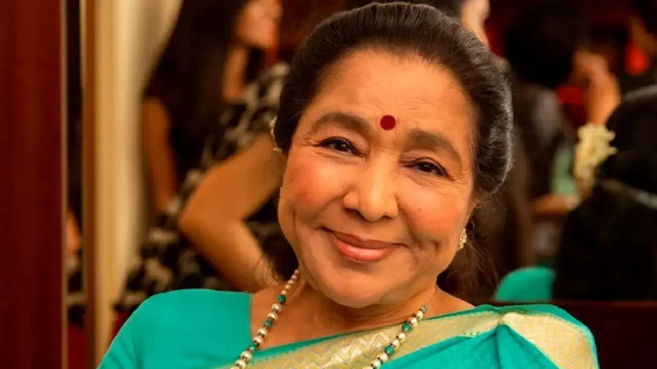 When Asha Bhosle spoke about singing live on stage at the age of 90