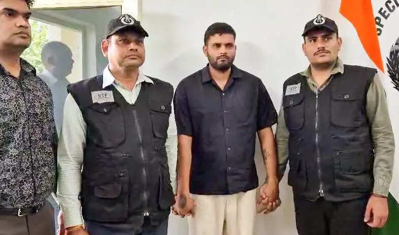 Gangster deported from Thailand, held by STF from IGI