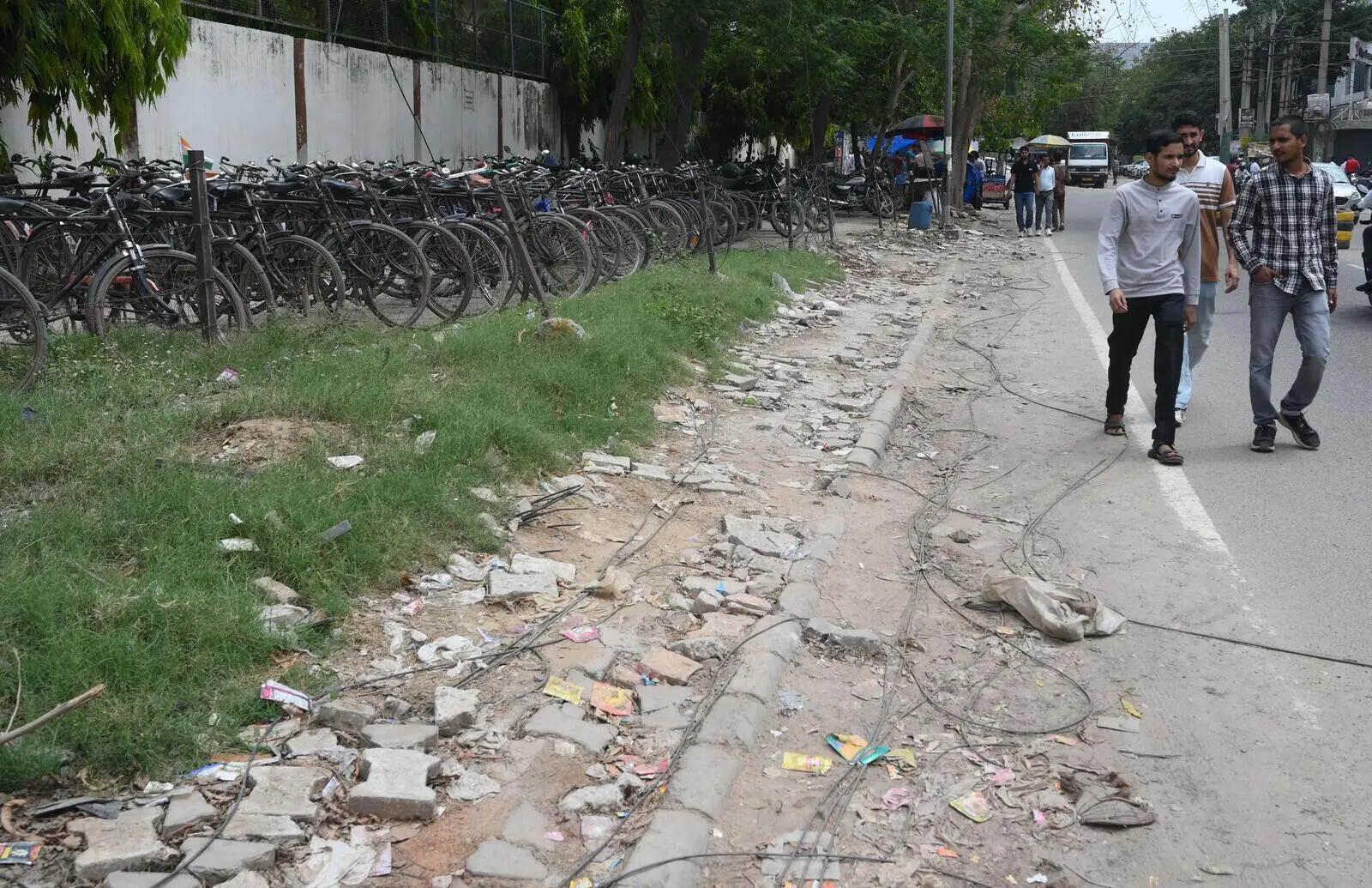 Udyog Vihar’s missing footpaths: Where walkers merge with traffic daily