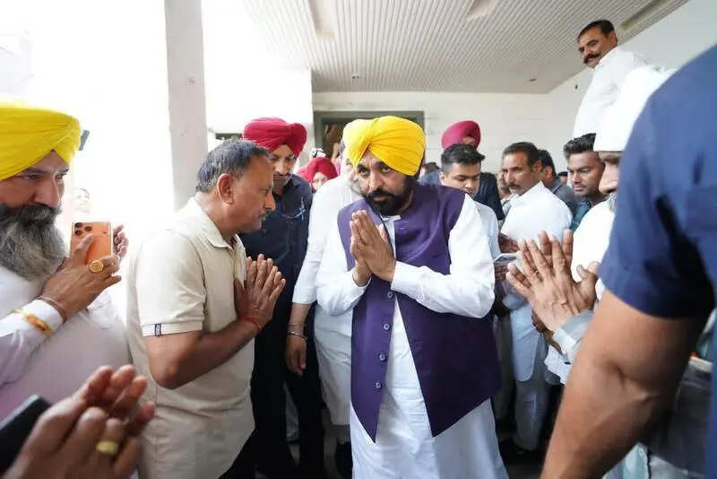 CM Mann visits bereaved families in Jagraon