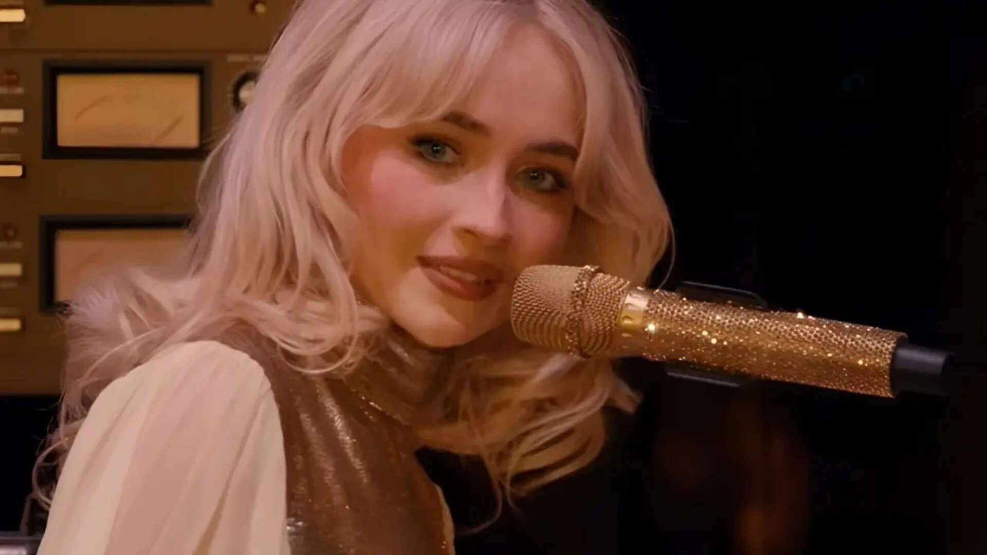 Sabrina Carpenter apologizes for the comment on fan’s Arabic chant