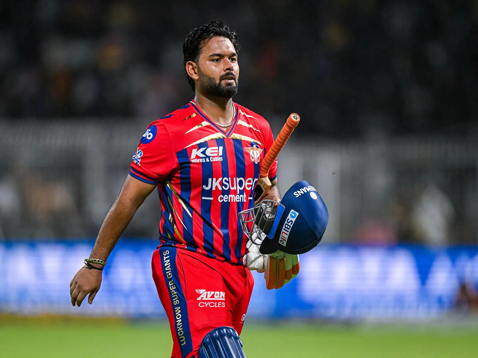 IPL 2026: Siraj strikes, Rishabh Pant falls as LSG lose second wicket